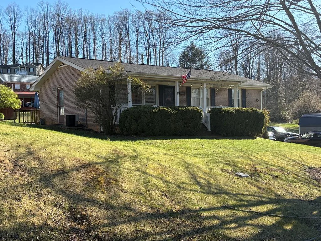 19324 Woodland Hills Rd, Abingdon, VA — MLS RR109155A